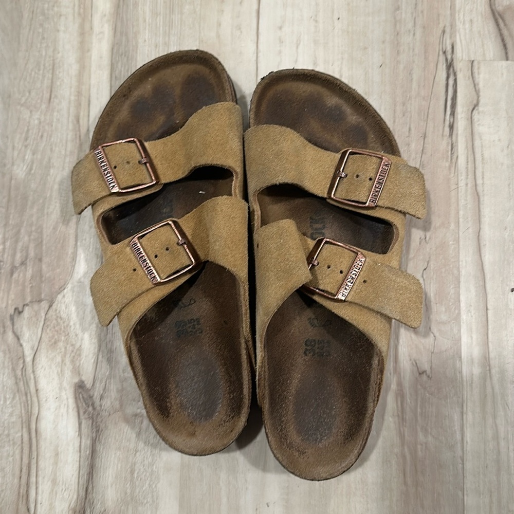 Latte Cream Birkenstocks Arizonas